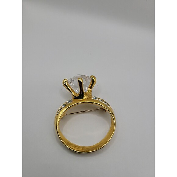 Vintage Brooch Pin Ring Shape Gold Tone Crystals Jewelry Costume - Picture 1 of 10